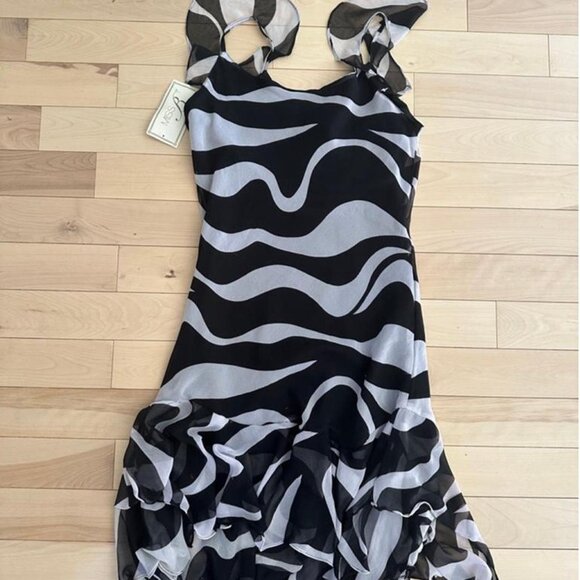 Vintage NWT deadstock Miss B dress with a bold black and white print - Picture 8 of 8
